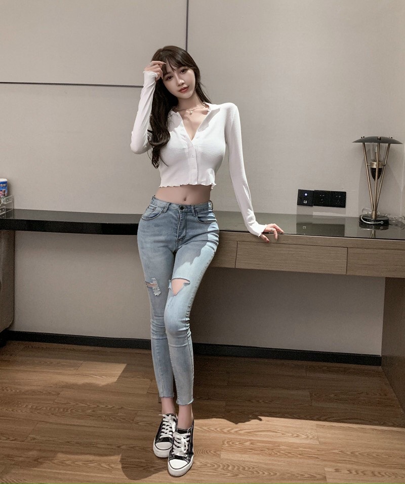 Áo croptop borip cổ bẻ phối nút mặc kiểu sexy TTSA1005