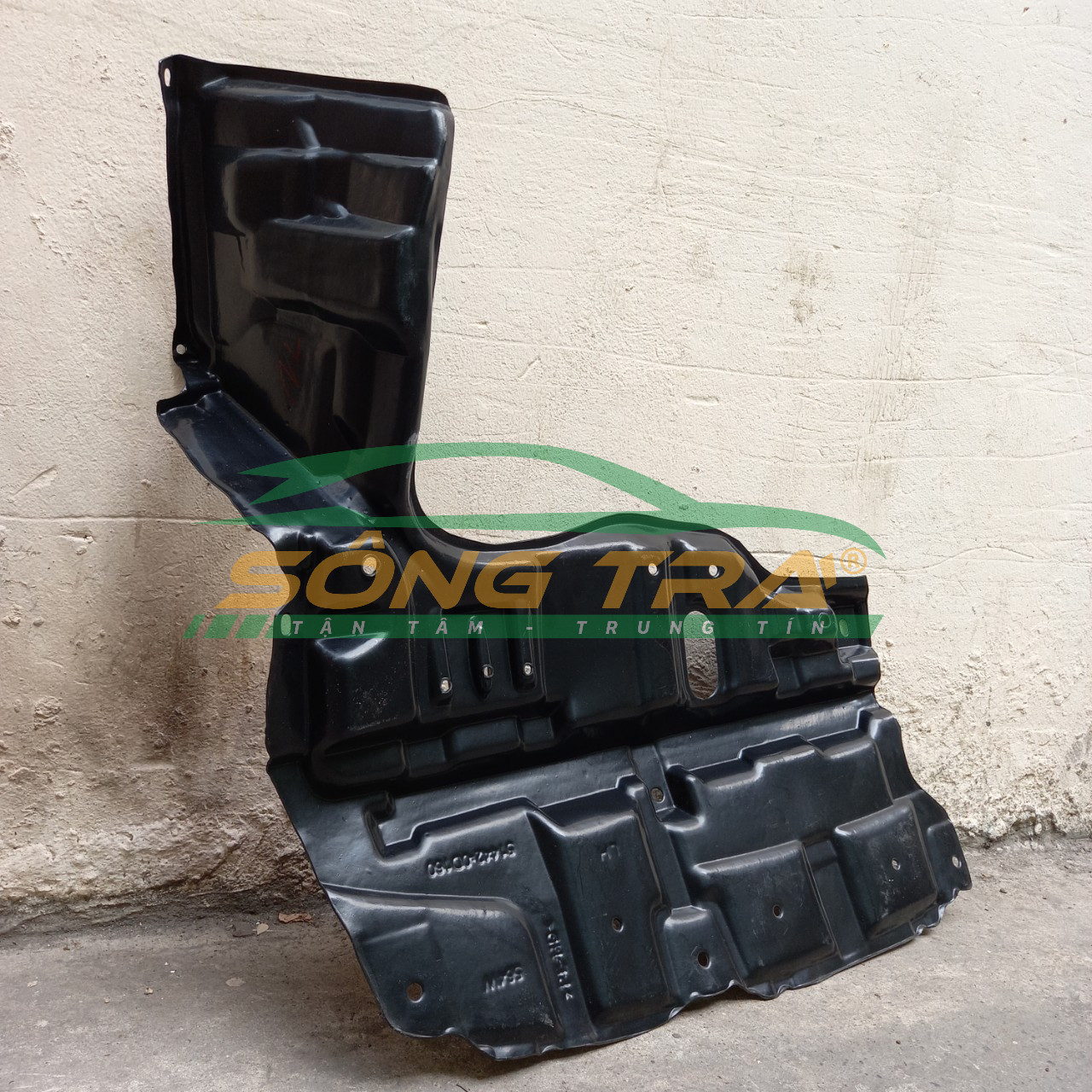 CHẮN BÙN GẦM MÁY TOYOTA VIOS 2014-2017 BÊN TRÁI