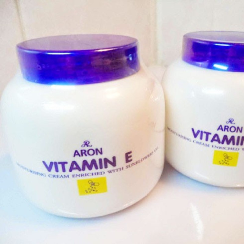 KEM DƯỠNG ẨM TRẮNG DA VITAMIN E ARON