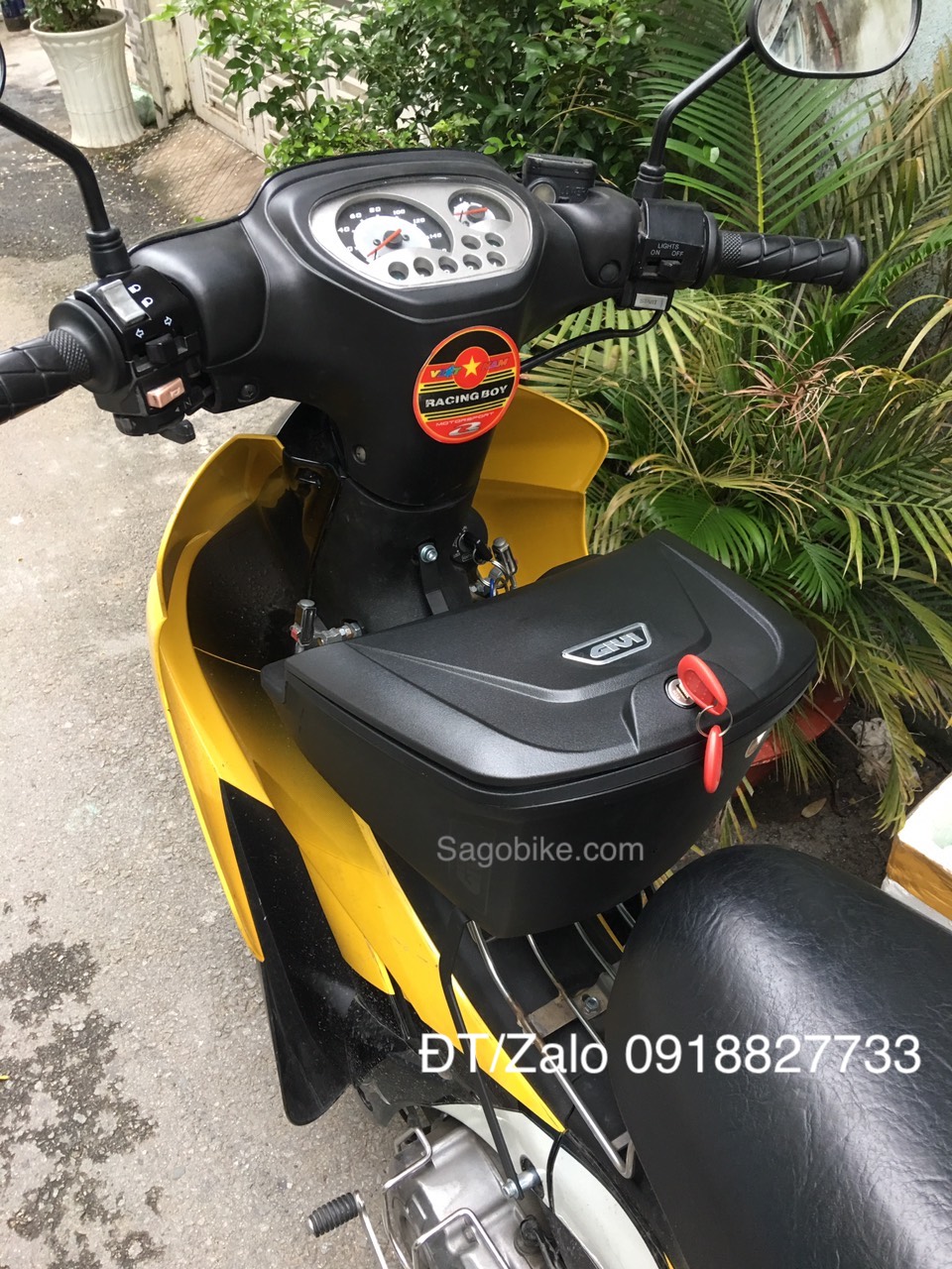 Thùng giữa Jupiter V, Jupiter MX, Gravita, thùng givi G10N kèm bát gắn, hàng givi chính hãng, bảo hành 2 năm