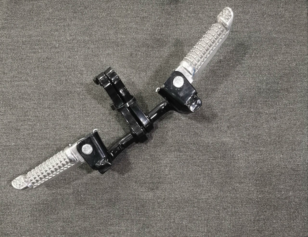 Bộ gác chân trước xe Raider (fi)