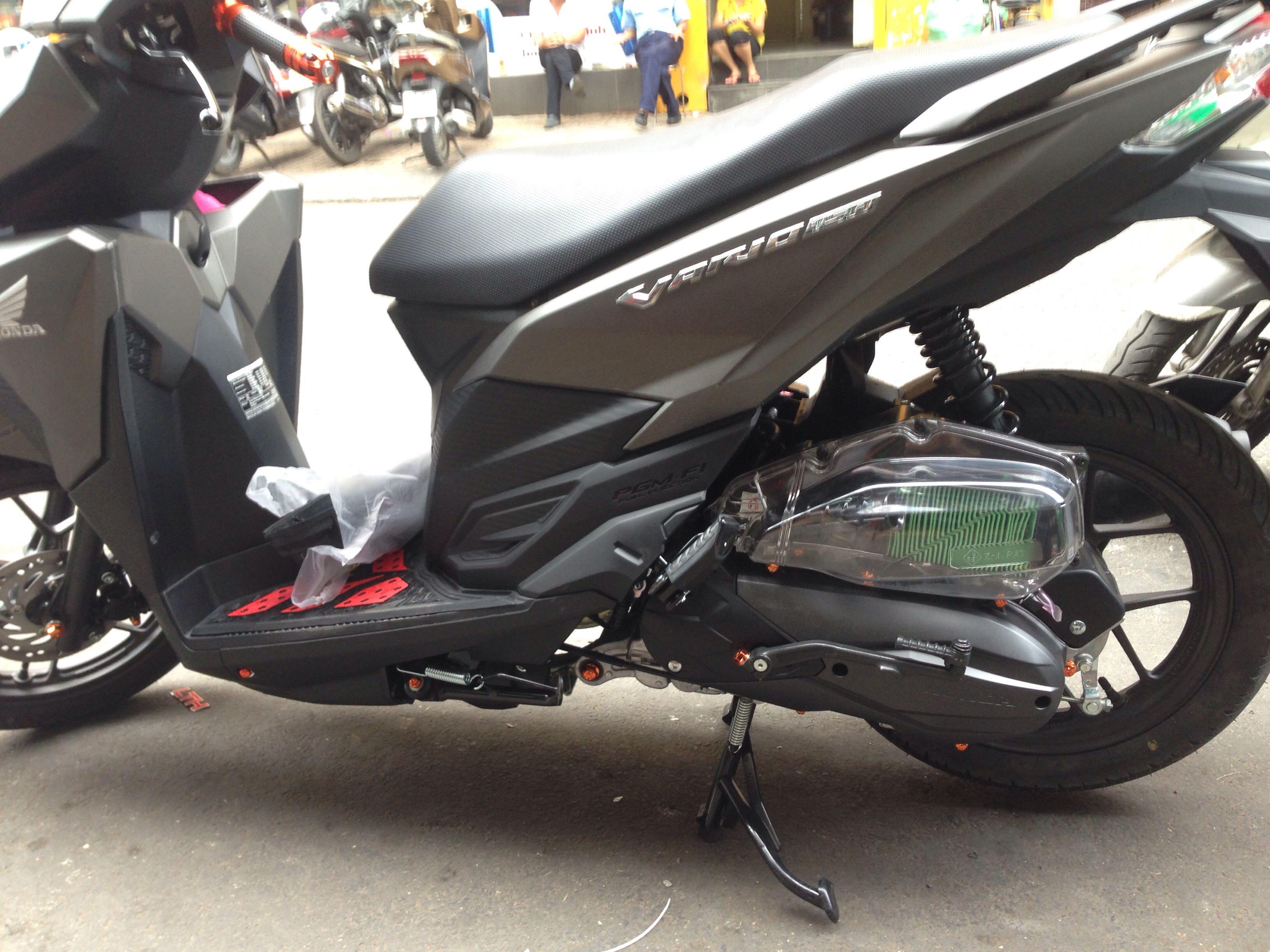 Pô E Vario Trong Suốt