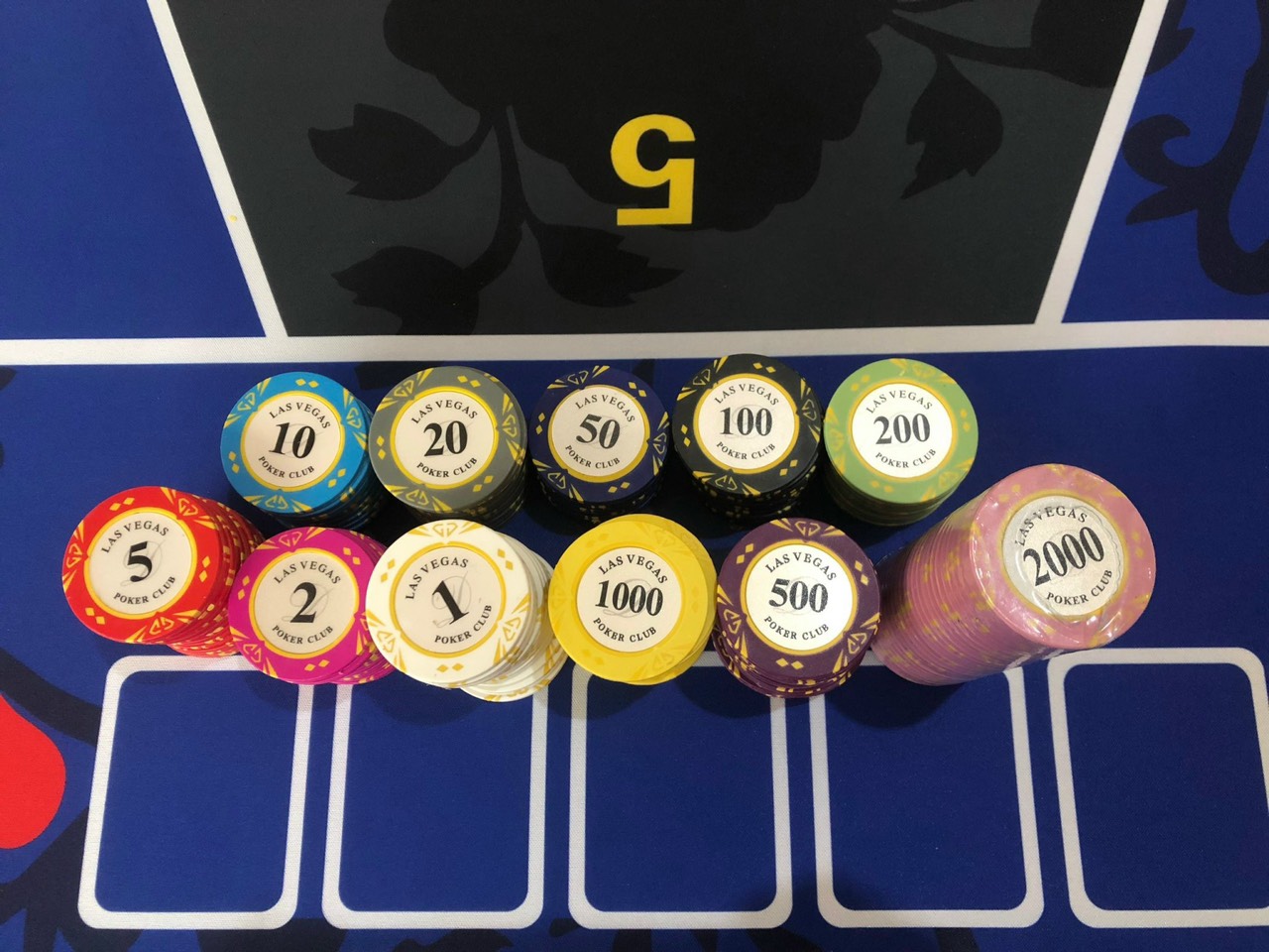 Thảm chơi poker texas hold'em