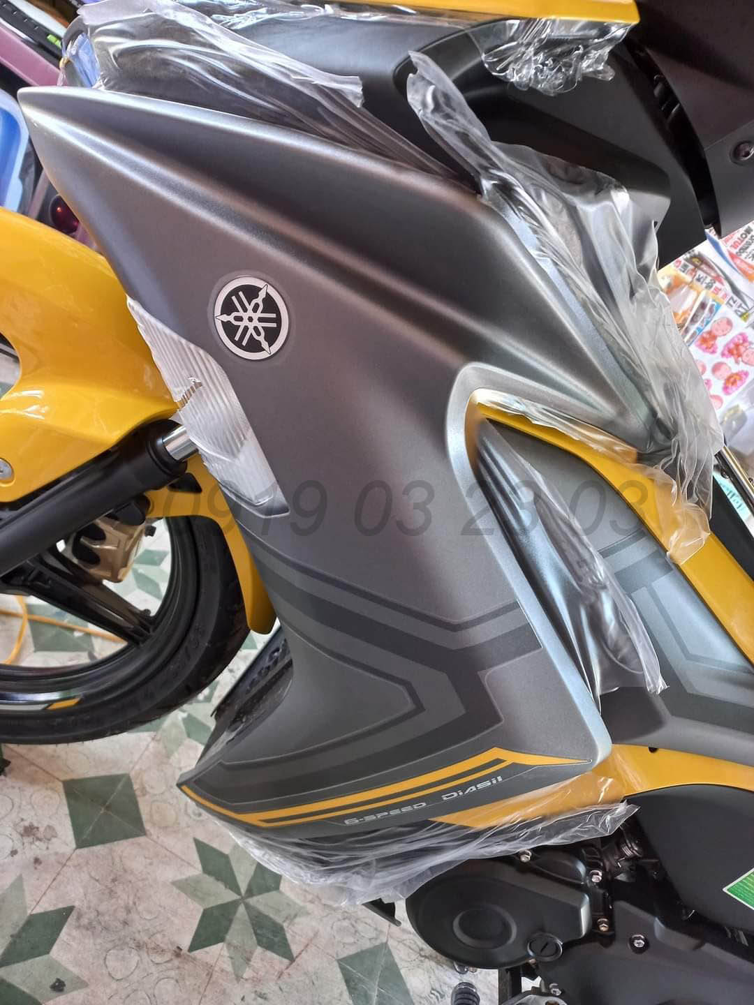 Decal mờ dán xe khổ 60cm
