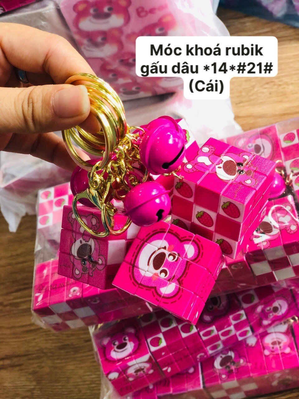 Móc khoá rubik mini mẫu gấu dâu lotso