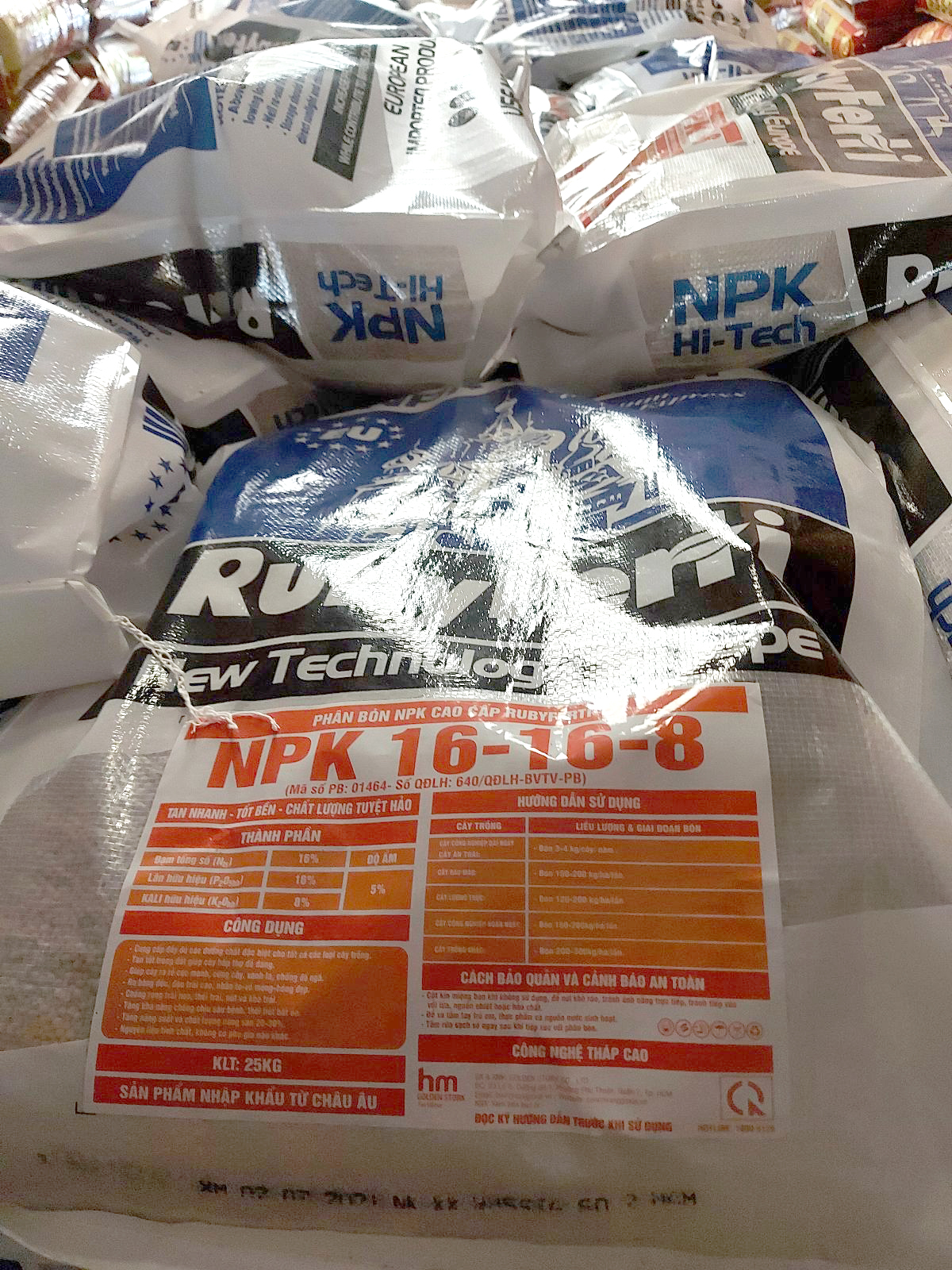 Phân bón NPK 16-16-8+TE Hi-Tech: RubyFerti  (1KG)- sản phẩm thuộc Tập Đoàn Phân Bón Con Cò Vàng