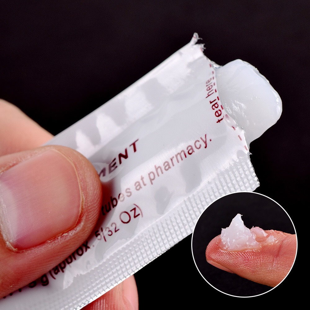 Dưỡng sau xăm Fougera 054