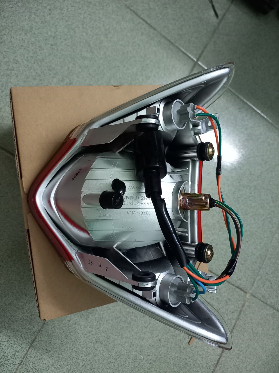 BỘ ĐÈN SAU XE SỐ EZ 110CC SYM