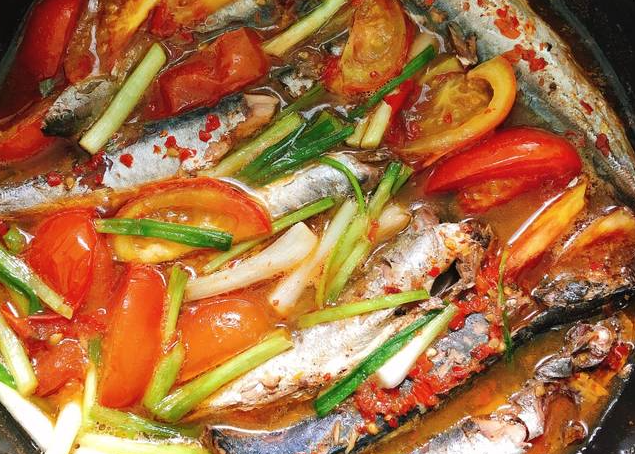Cá Mòi Sốt Cà RUNGAROON Đóng Hộp Thái Lan 155g