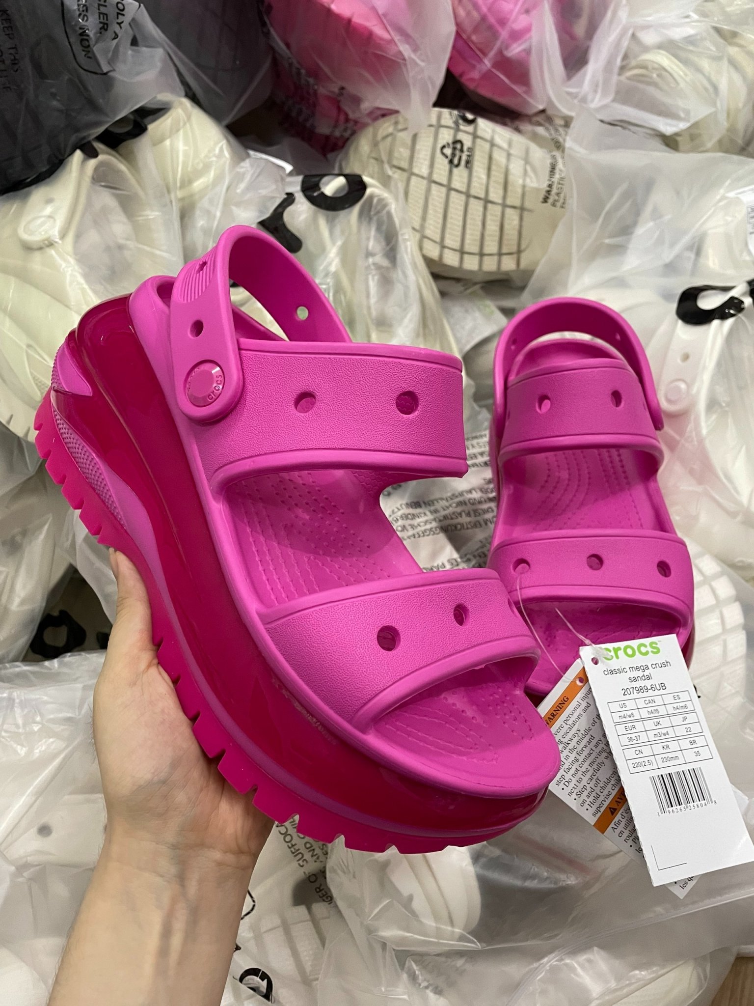 Sandal Crussh Bóng Đế Cao (tặng kèm sticker)