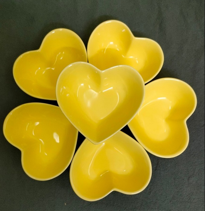 Set 6 bát tim sứ màu vàng