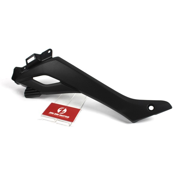 Nhựa Nhám Ốp Bình Xăng Ở Dưới Bên Trái Phía Trong - GSX S150, GSX R150, Bandit 150 - 47251-23KA0-000 - Zin Zin Motor
