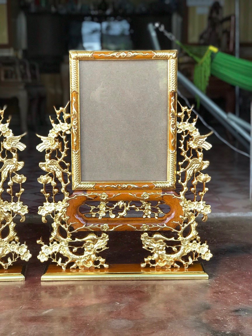 Khám ảnh , khung ảnh hoa mai thiếp vàng gỗ gụ