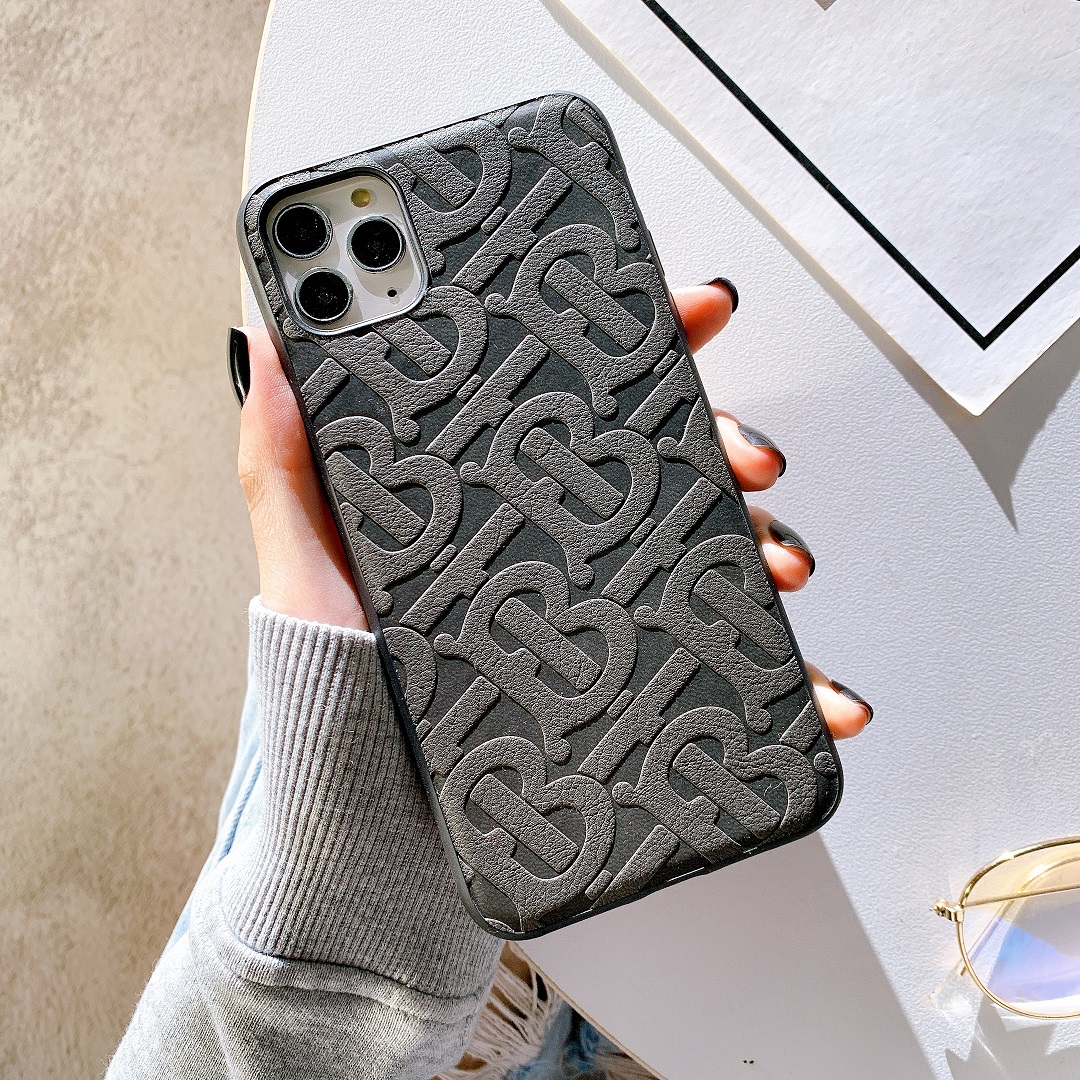 Ốp Lưng Da IMD Dập Nổi 3D Họa Tiết Burberry