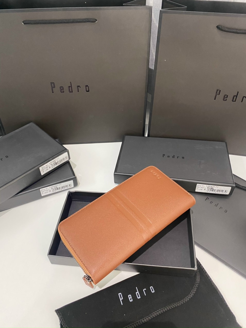 Ví dài Pedro. xuất dư mẫu mới 2021