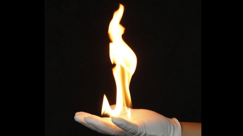 [HCM]Dụng cụ ảo thuật sân khấu : Găng tay lửa