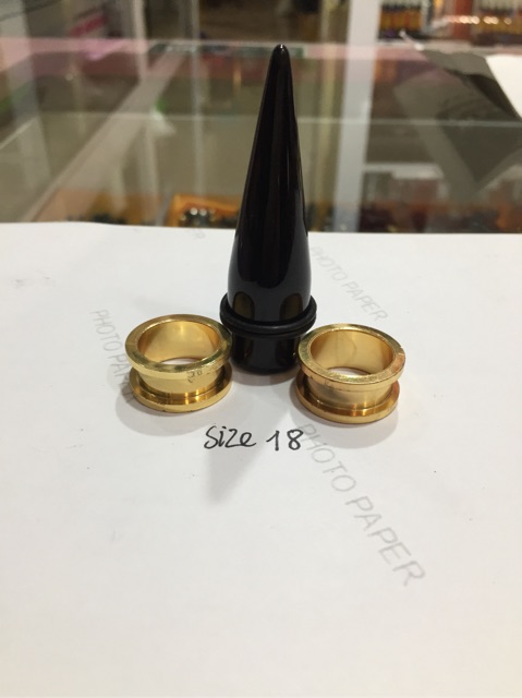 Combo que nong+khuyên size 18