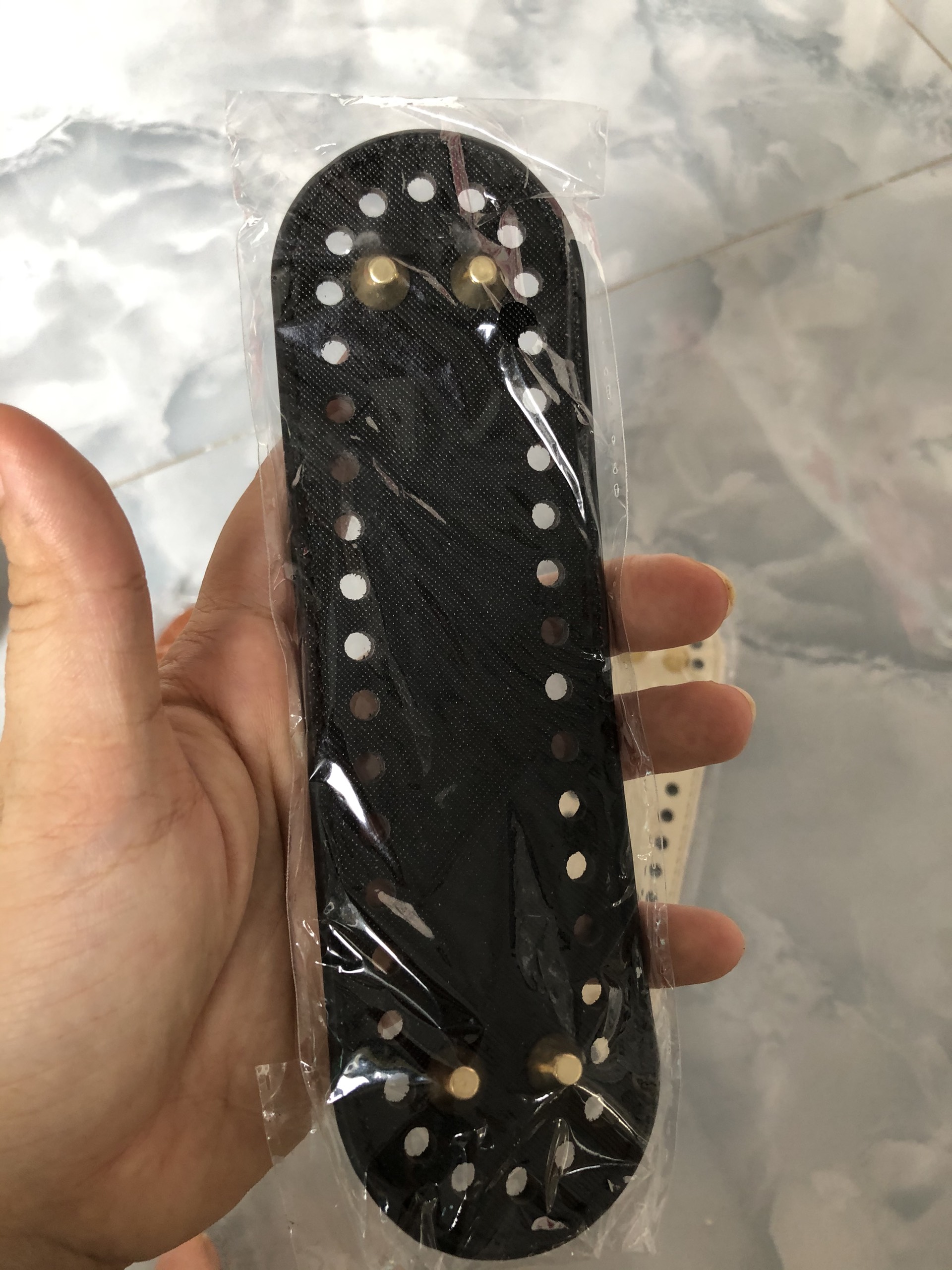 Tấm đế da pu đục lỗ 5x18cm