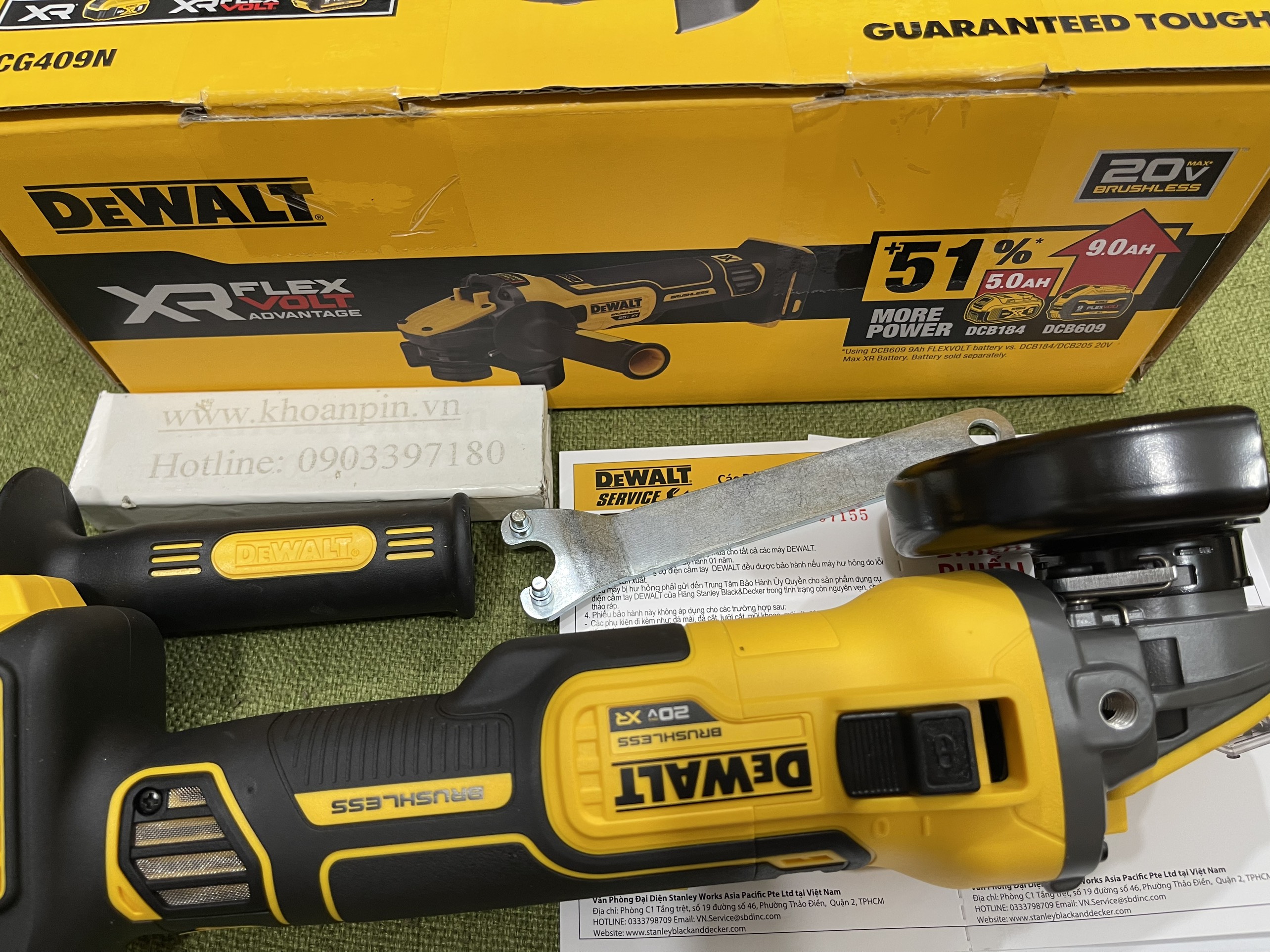 Máy mài pin Dewalt DCG409N