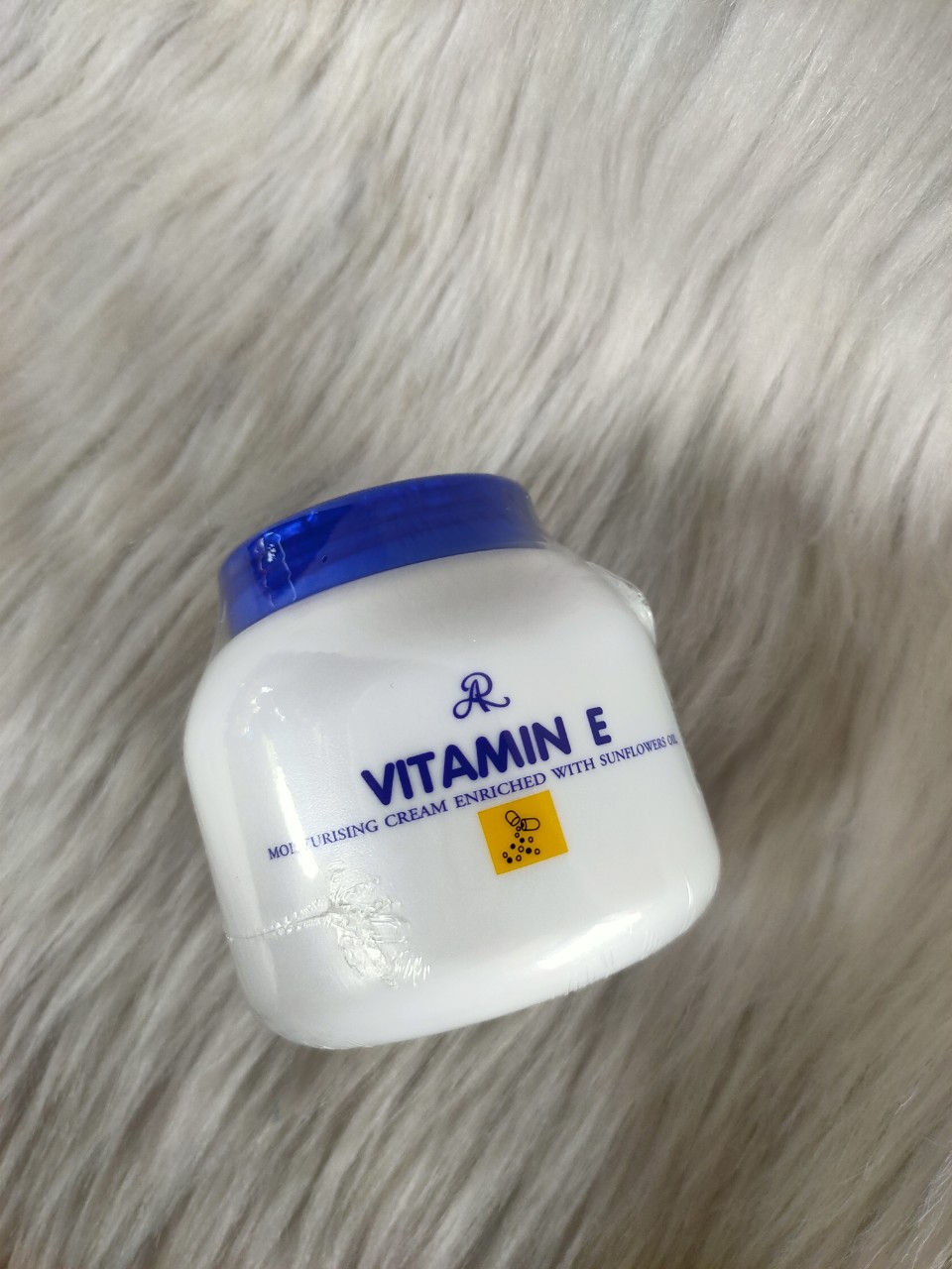 Kem dưỡng da body Vitamin E Thái