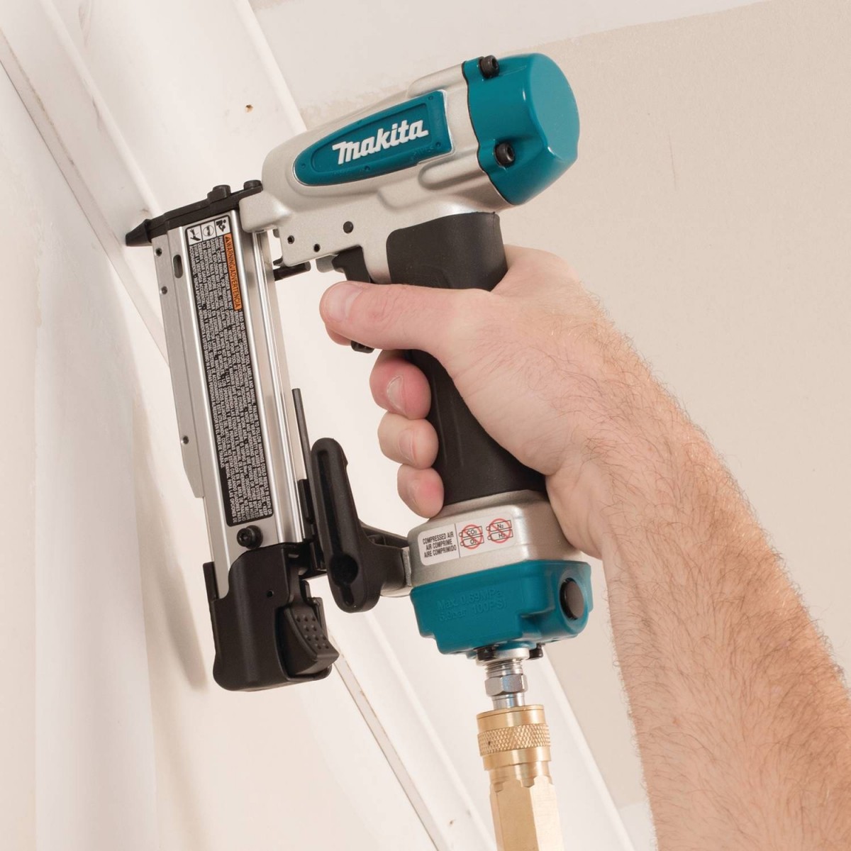 Máy bắn đinh thẳng dùng hơi Makita AF353