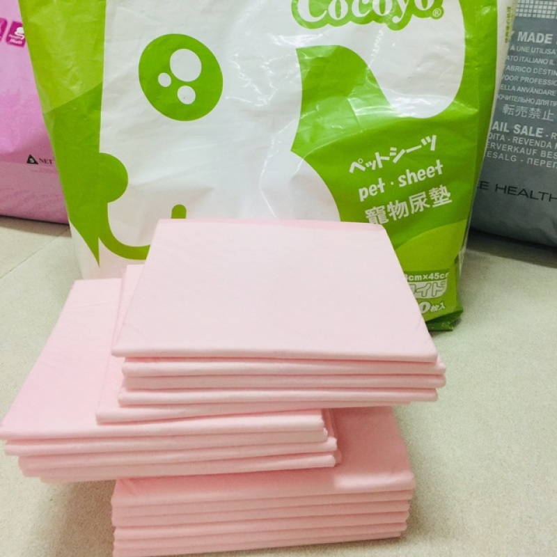 1 miếng tả lót cho chó mèo hiệu CoCoyo size 33*45, chất lượng đảm bảo an toàn đến sức khỏe người sử dụng, cam kết hàng đúng mô tả