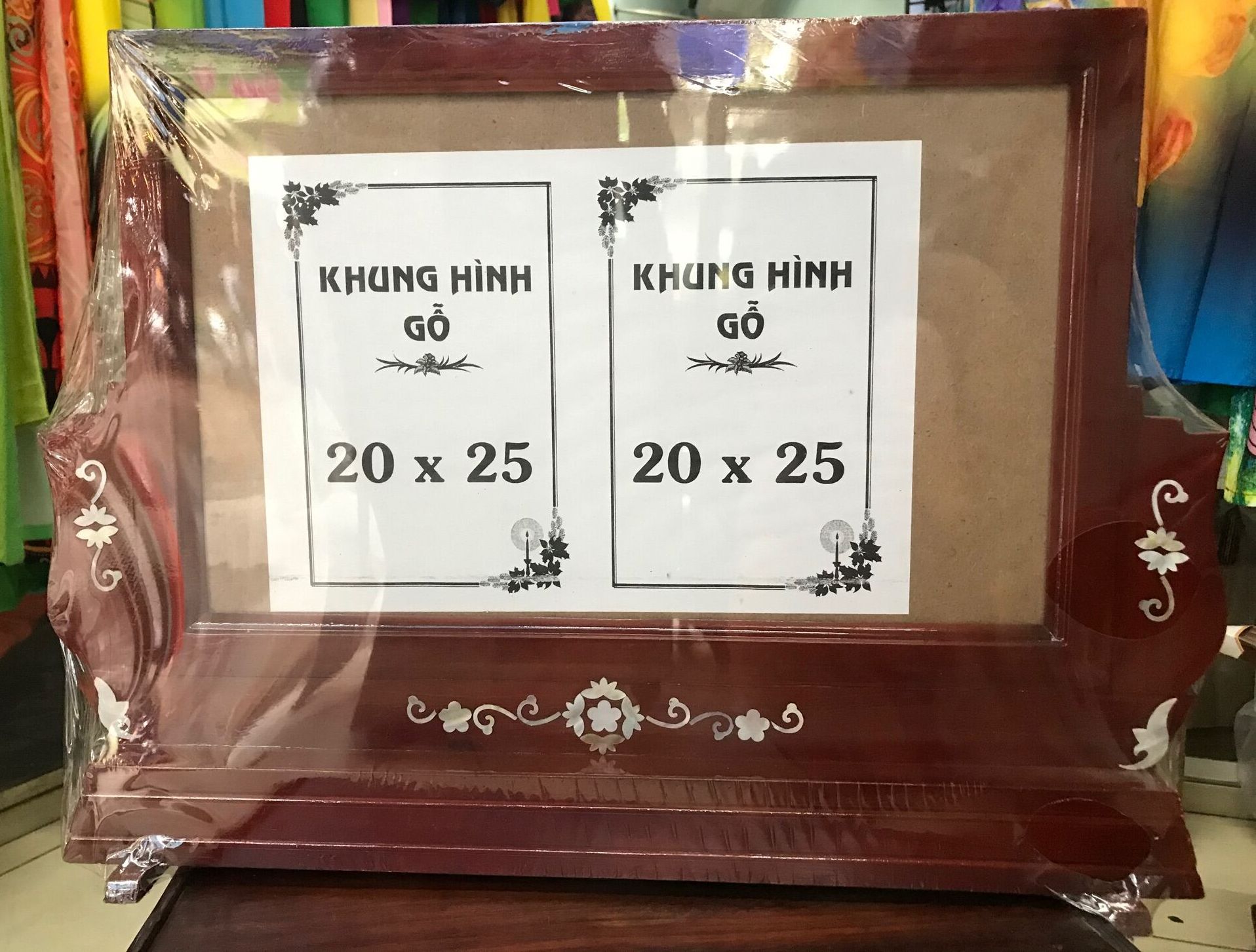 Khung hình thờ gỗ đôi
