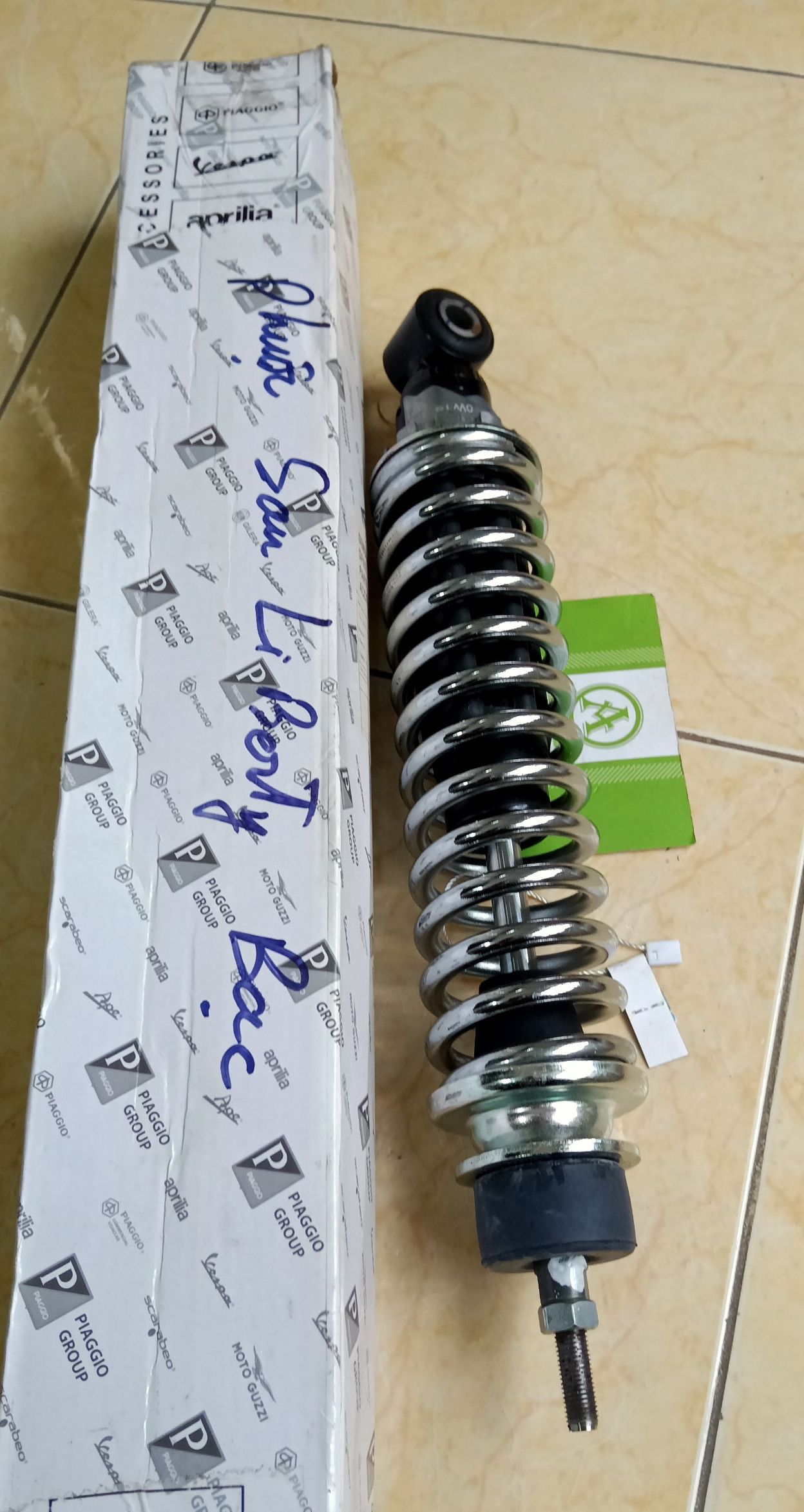 Giảm xóc sau Liberty màu Bạc