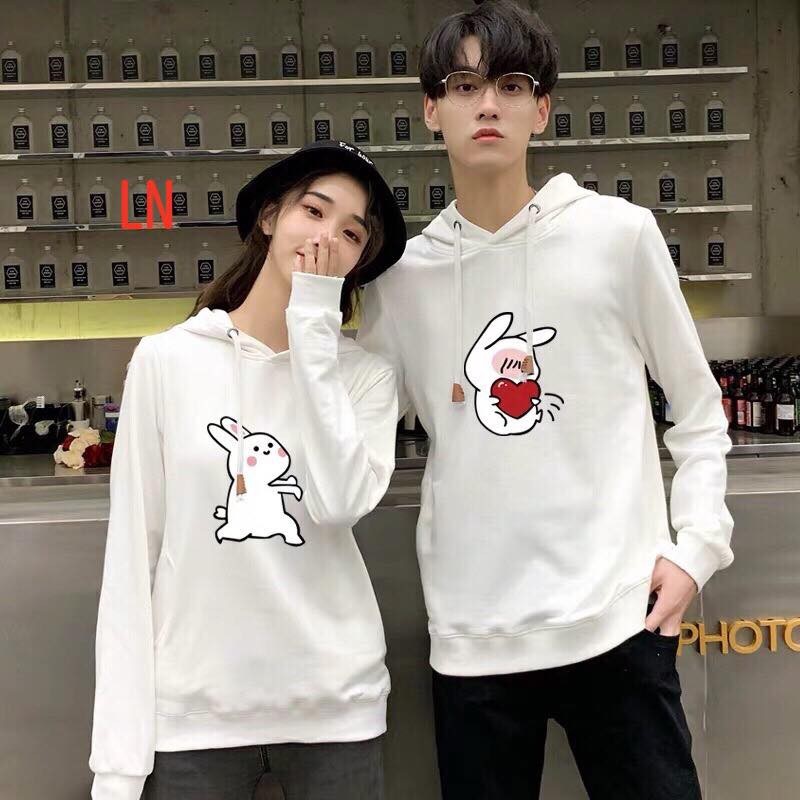 Áo đôi có mũ( 2 áo) in thỏ đẩy tim áo đôi ý nghĩa