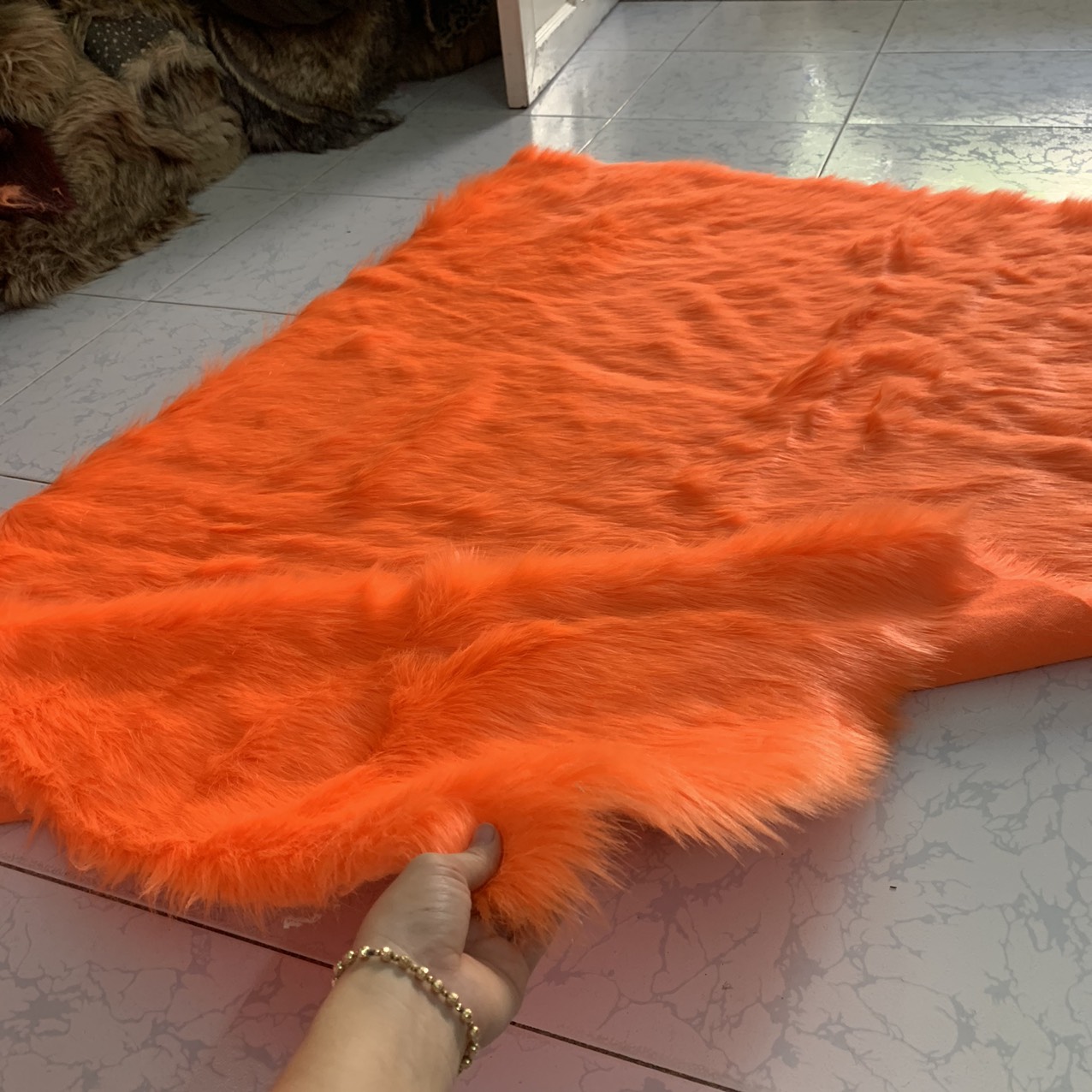 THẢM LÔNG TRẢI BÀN TRANG ĐIỂM, LÓT TỦ ĐIỆN THOẠI - MÀU CAM LÔNG DÀI