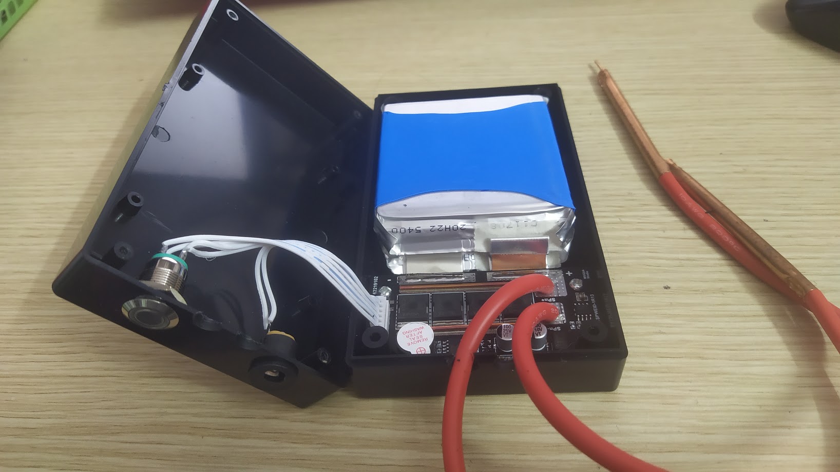 Máy hàn cell 18650 dùng PIN hàn tặng 1 cuốn kẽm hàn