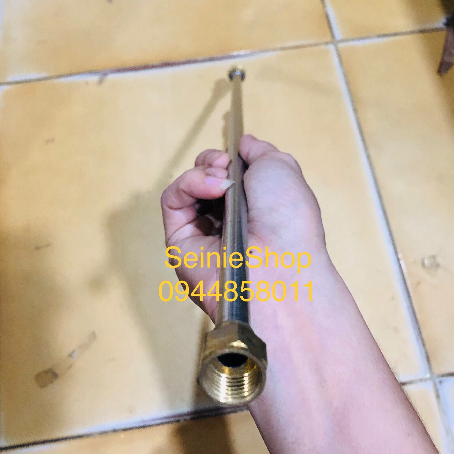 cần phun xịt thuốc trừ sâu bằng inox