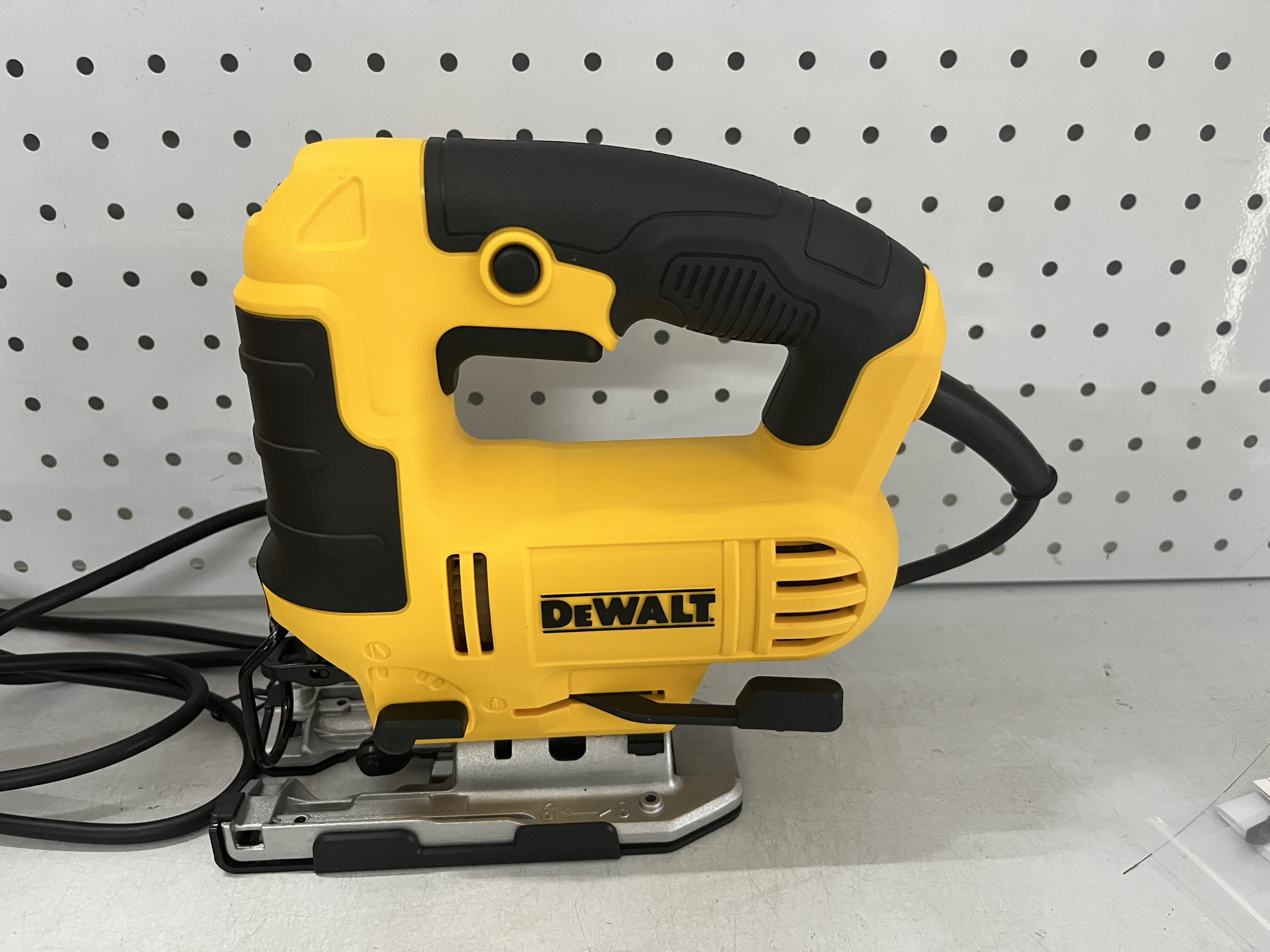 Máy cưa lọng Dewalt DWE349, cs 650W