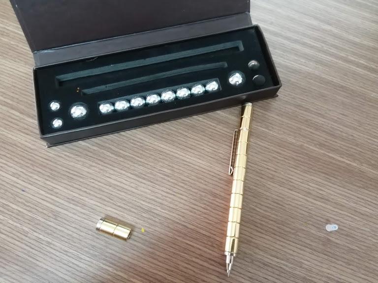 [HCM]bút nam châm polar pen vàng