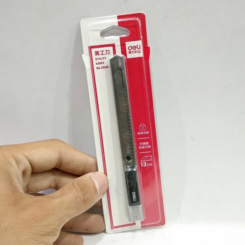 Dao rọc giấy mini Deli 2058 - chất liệu inox