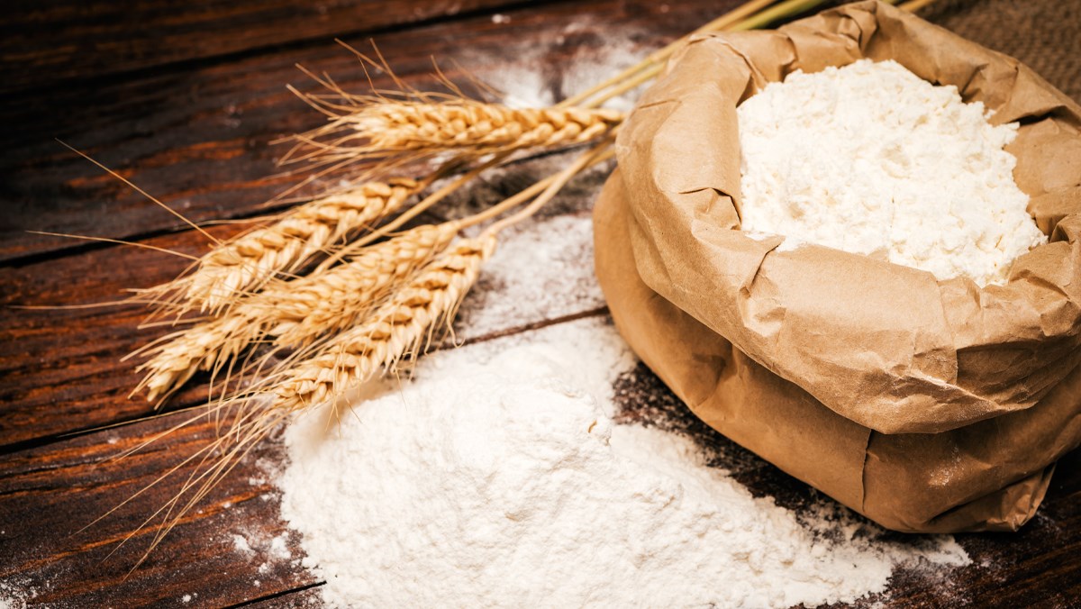 Bột mì đa dụng ( số 8) High Wheat Flour trái táo gói 1kg