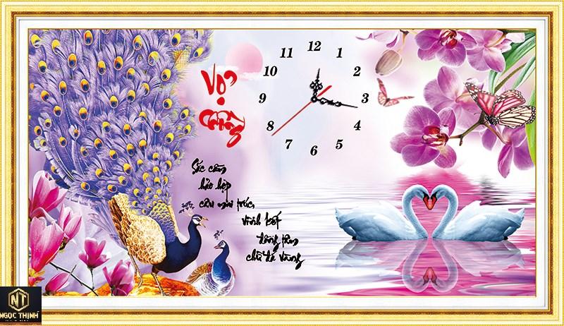 Tranh đính đá đồng hồ Vợ Chồng VS065 KT:76X45cm. Shop chịu mọi chi phí đổi trả, hoàn tiền nếu hàng lỗi, sai mẫu Shop cam kết bán hàng đúng mẫu mã sản phẩm, đảm bảo chất lượng-uy tín lên hàng đầu