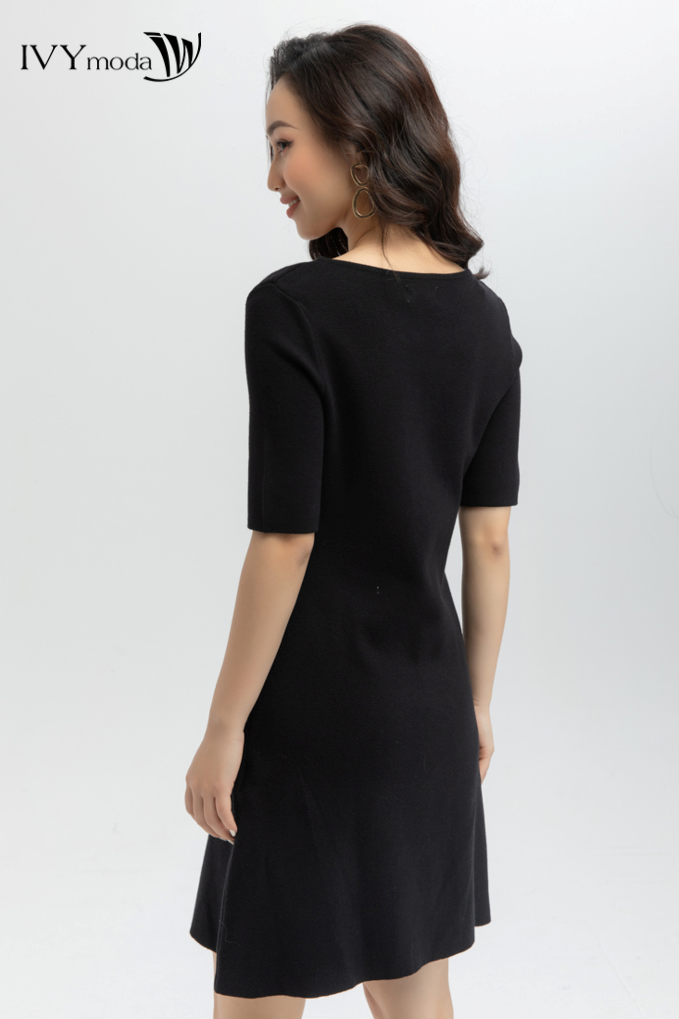 Đầm len chữ A cổ lệch IVY moda MS 42B7994