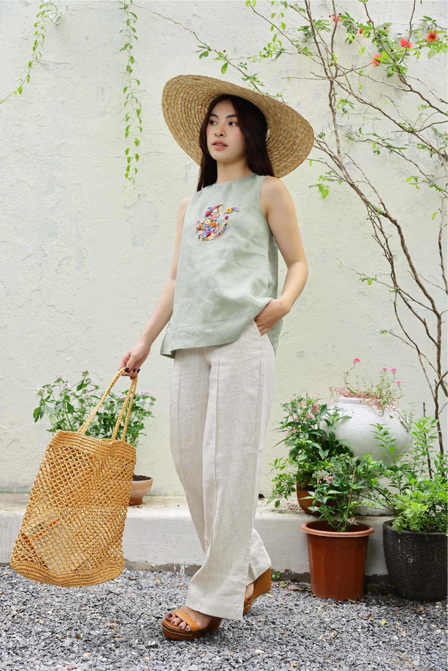 Áo top linen thêu tay LOLA- MaxMessi