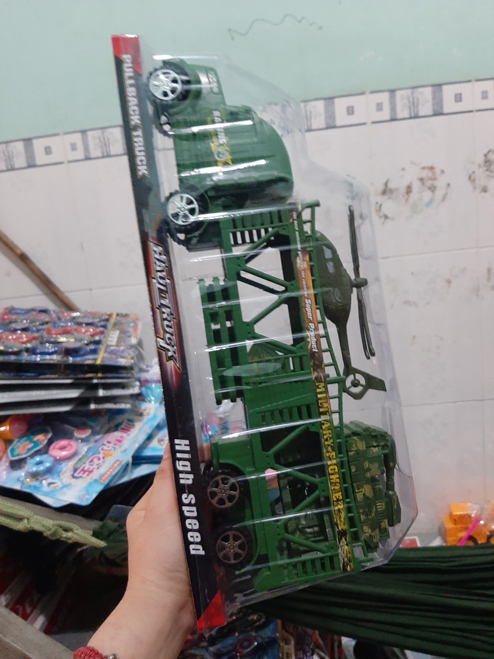Đồ chơi xe chở xe tăng