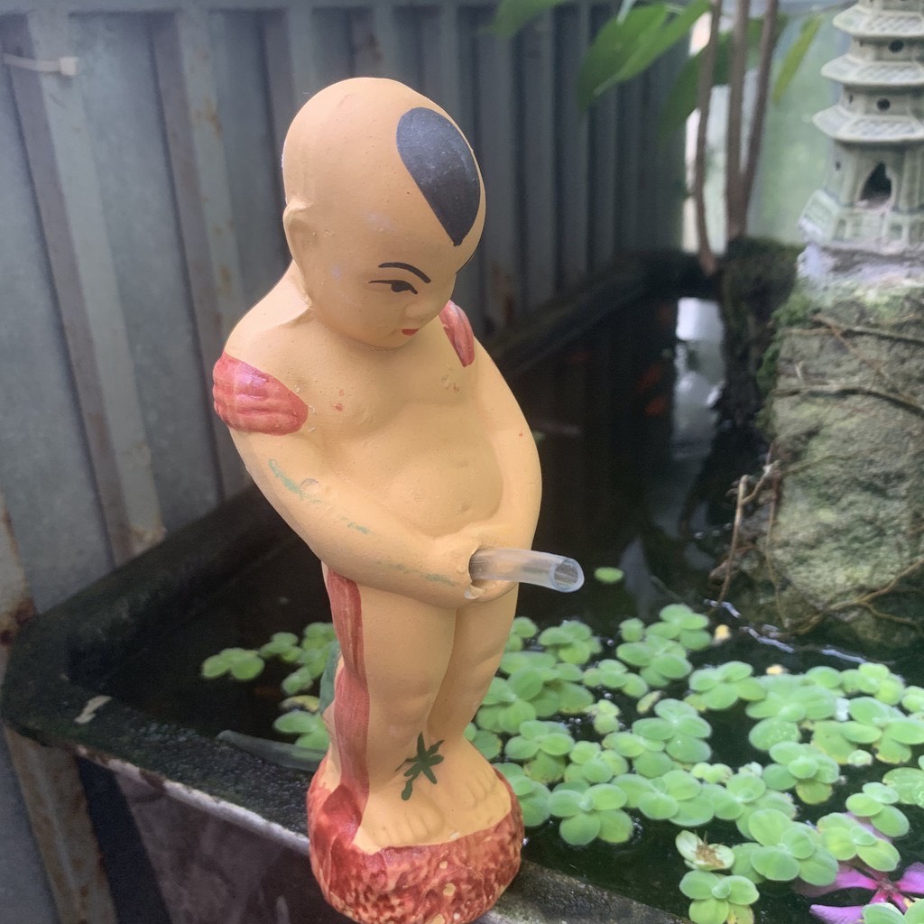 Cậu Bé Tè Sủi Oxi gốm sứ Trang Trí Hòn Non Bộ; Tháp Nước