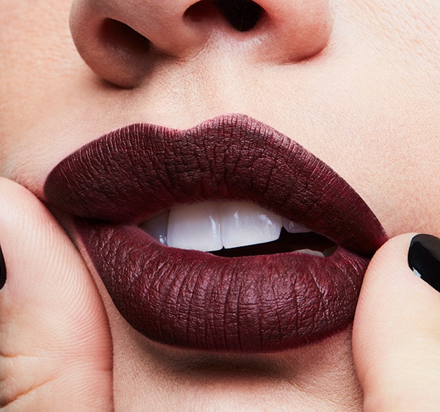Son Kem Mac Retro Matte Liquid - Crowned