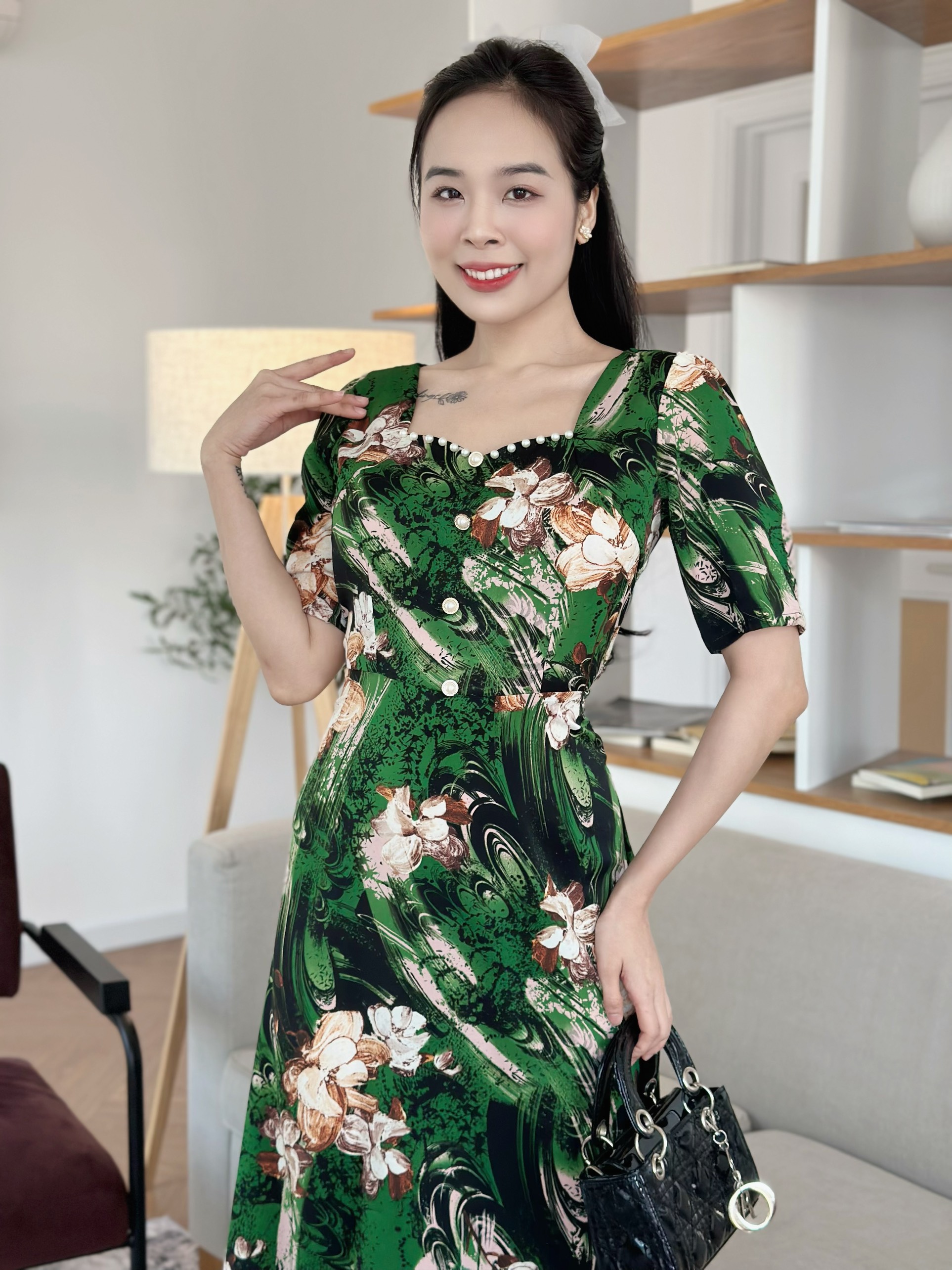 Đầm hoa form dài, cổ đính ngọc đính nút, tay phồng Misa - MS0312 (Hình thật shop chụp)