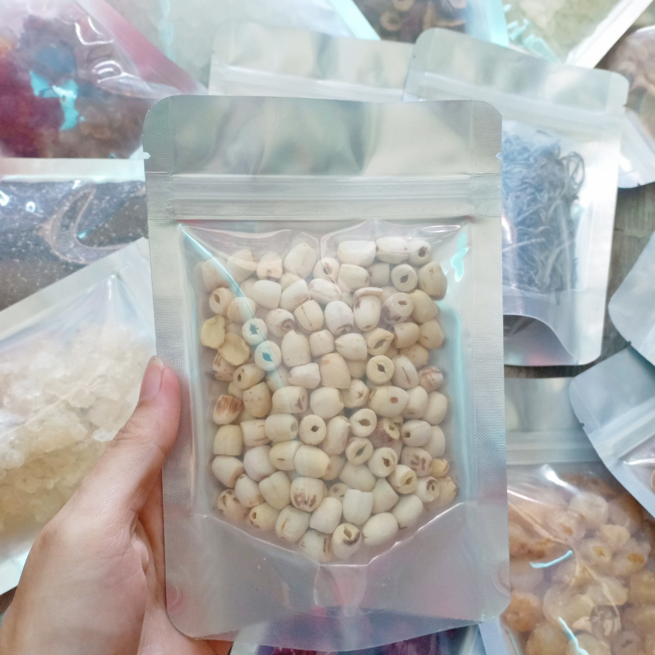 Hạt Sen Khô Nấu Chè Loại Ngon 100gr