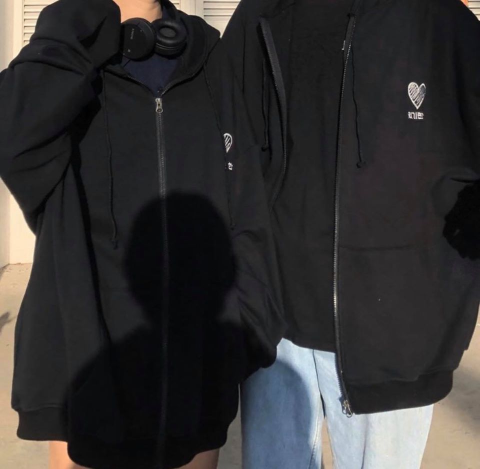 Áo hoodie nam nữ sweater thêu tim form rộng hai màu trắng đen Beway