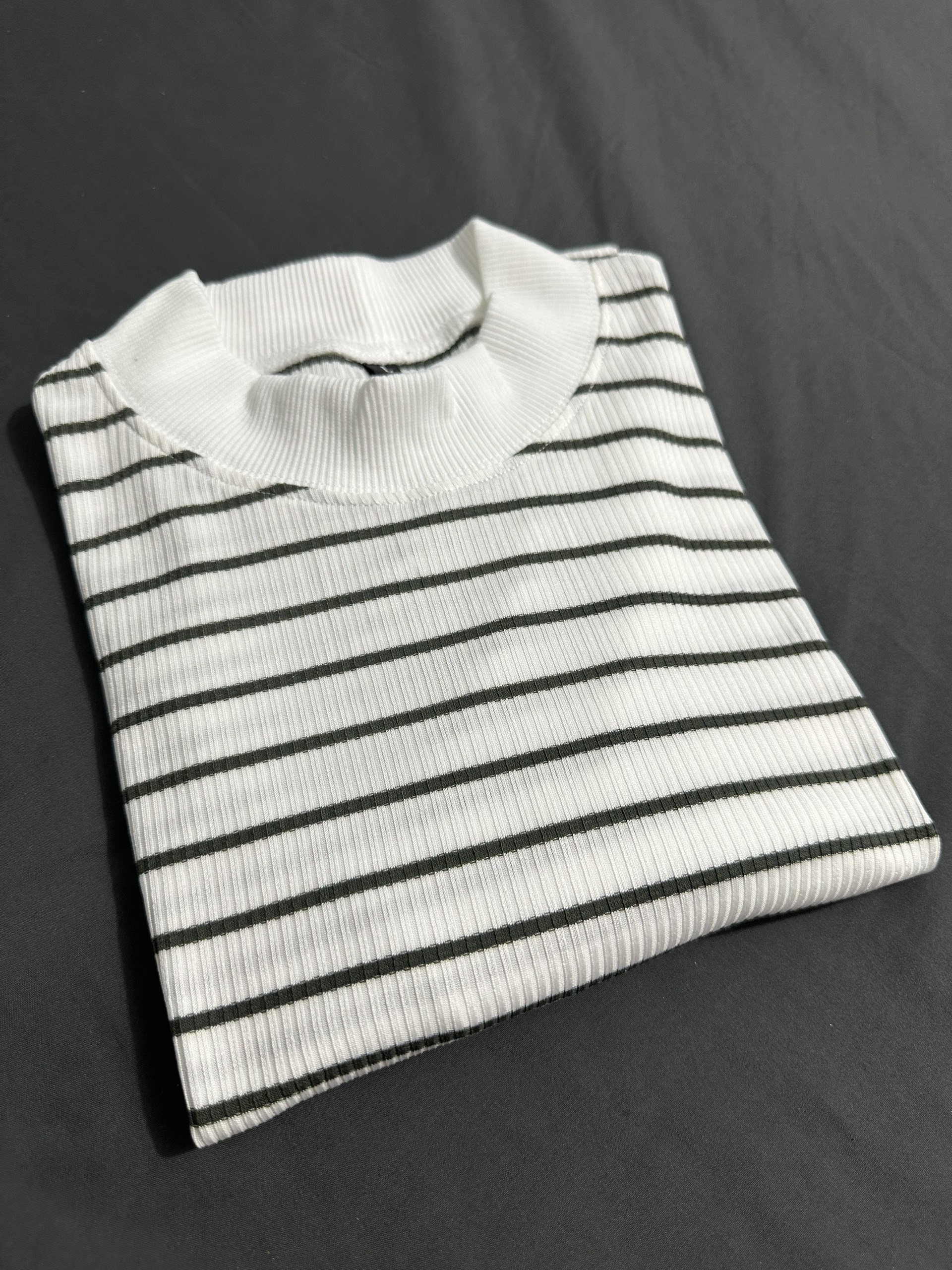 Áo thun Stee Cổ cao Sọc ngang B&W CVC Unisex