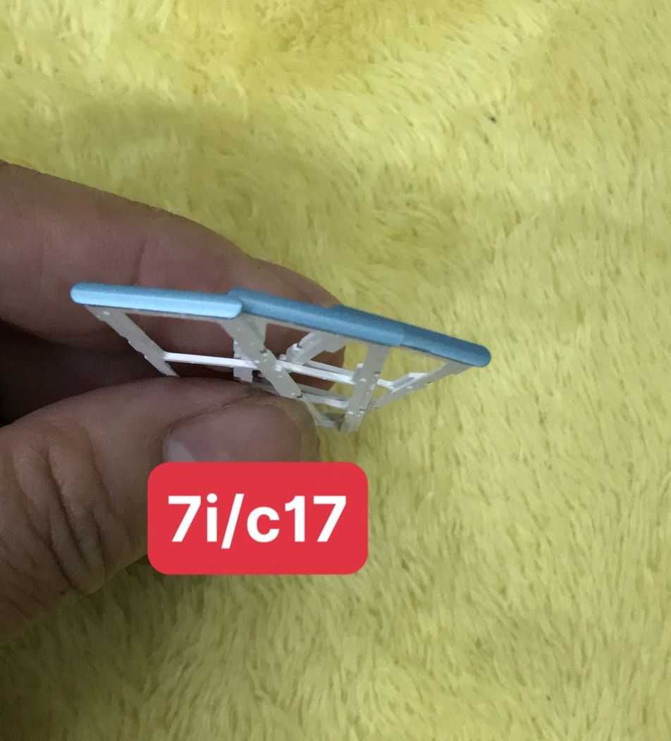 Khay sim Realme C17 / Realme 7i dùng chung