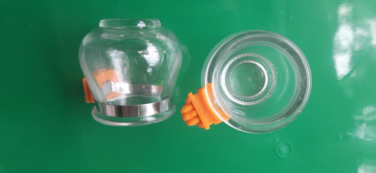 2 cóng thủy tinh cho lồng nuôi chim