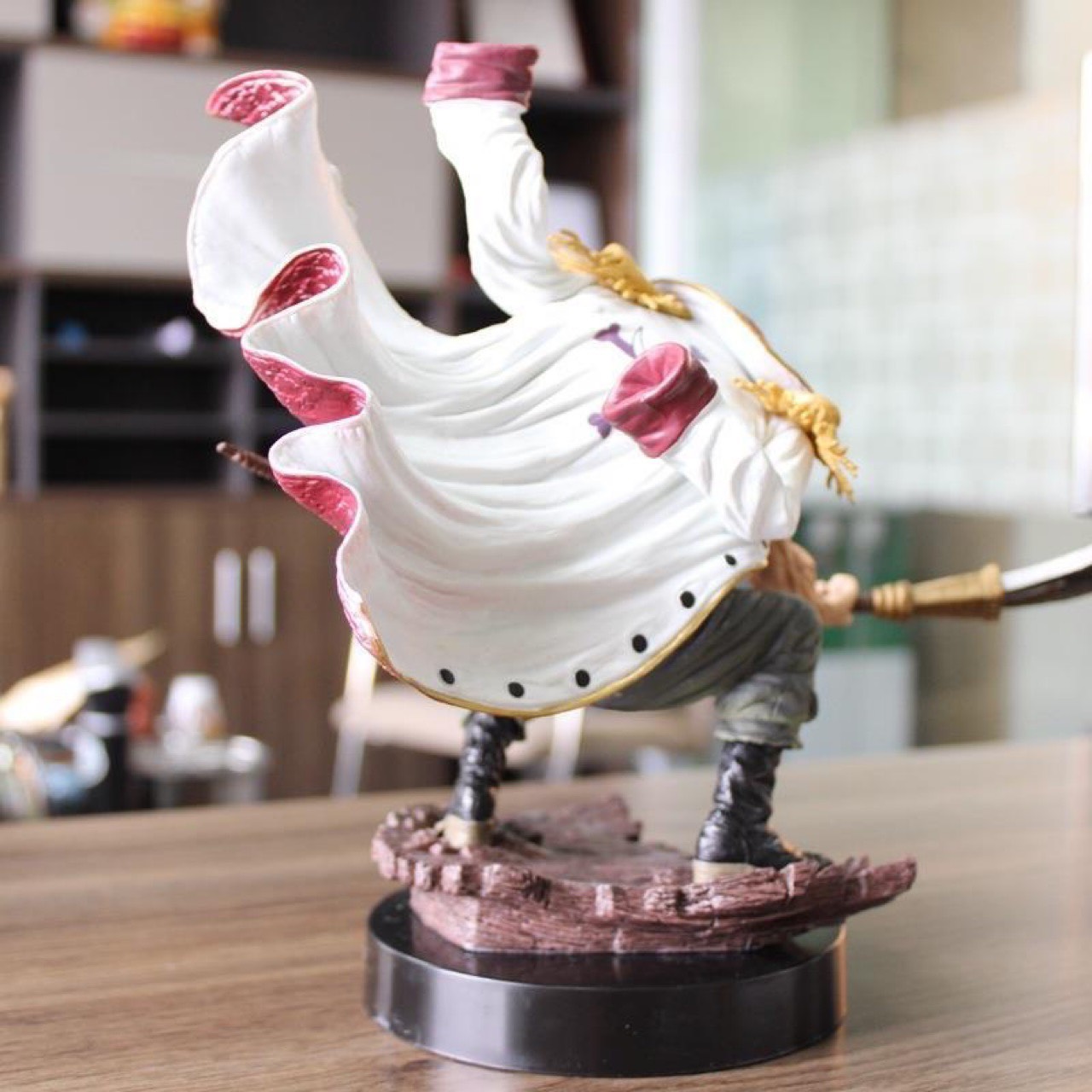 (Đế đẹp +Hộp đẹp) Mô hình Edward Newgate (Râu Trắng) Cao 24cm - OnePiece