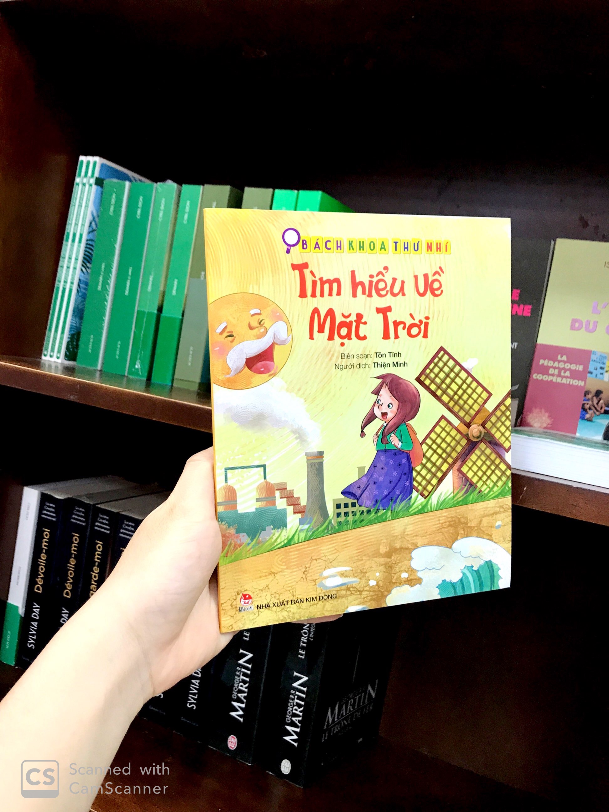 Fahasa - Bách Khoa Thư Nhí: Tìm Hiểu Về Mặt Trời (Tái Bản 2019)